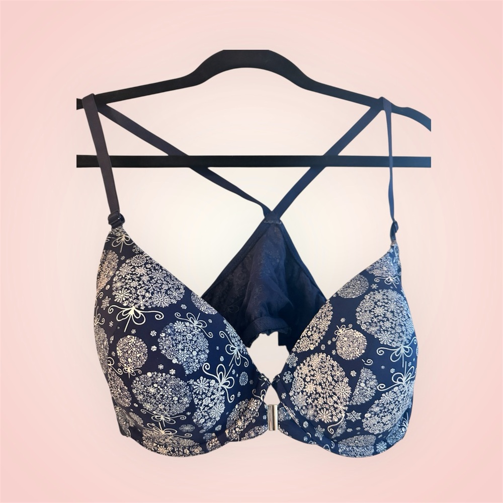 Adore Me Racerback Front Closure 34D Blue and White Patterned Bra